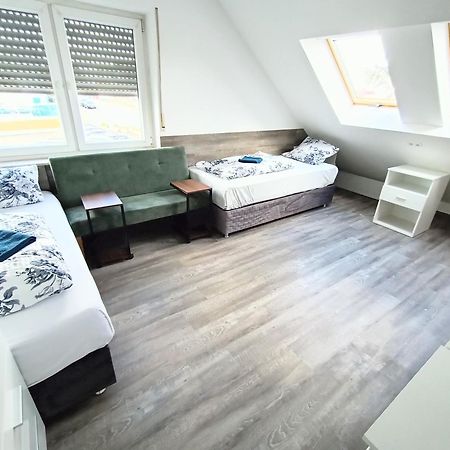 Fmi 9 Accommodation Raunheim Exteriér fotografie